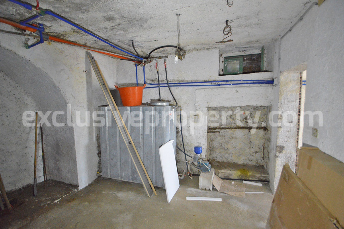 Renovated Countryside House with Garage and Panoramic Views for Sale in Schiavi di Abruzzo - Italy