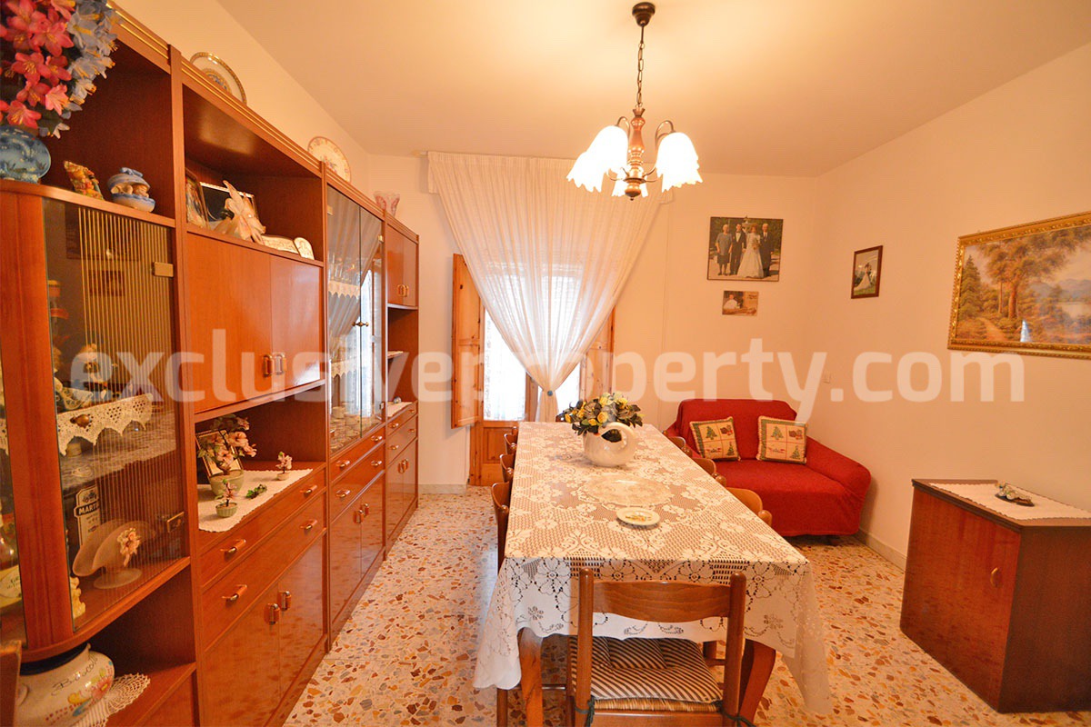 Habitable Townhouse with Mountain Views and Cellars for Sale in Montazzoli - Abruzzo