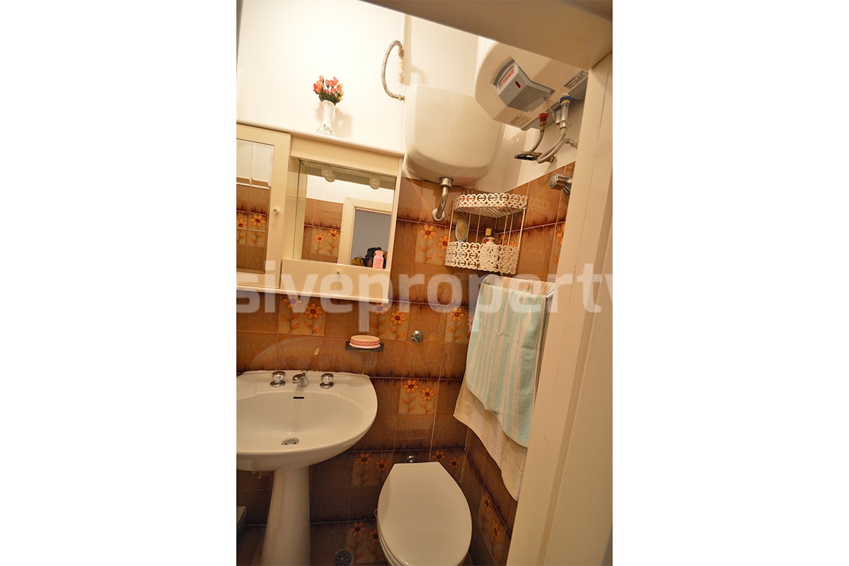 Habitable Townhouse with Mountain Views and Cellars for Sale in Montazzoli - Abruzzo