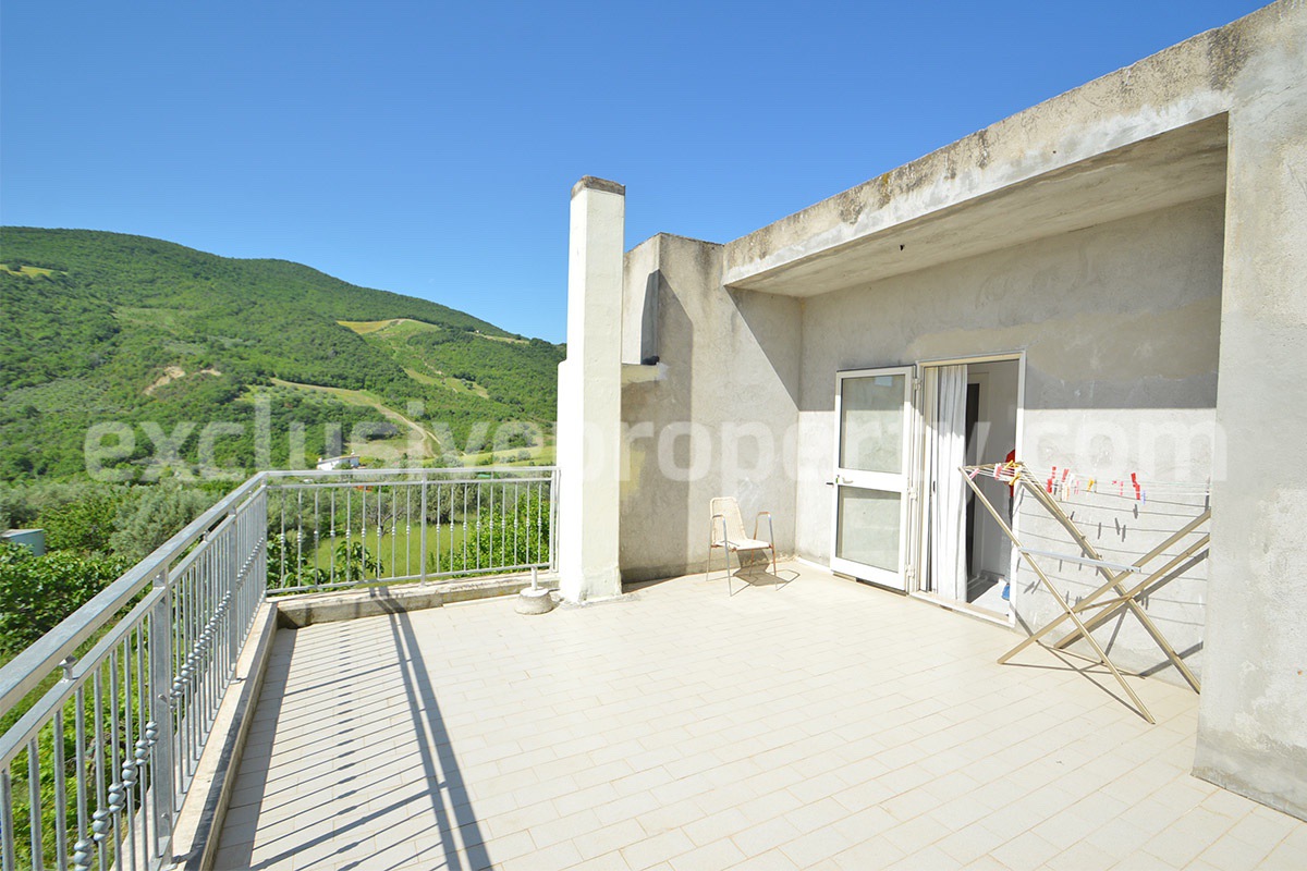 Countryside House with Olive Trees and Terrace for Sale in Guardialfiera - Molise