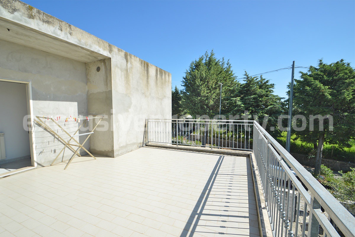 Countryside House with Olive Trees and Terrace for Sale in Guardialfiera - Molise