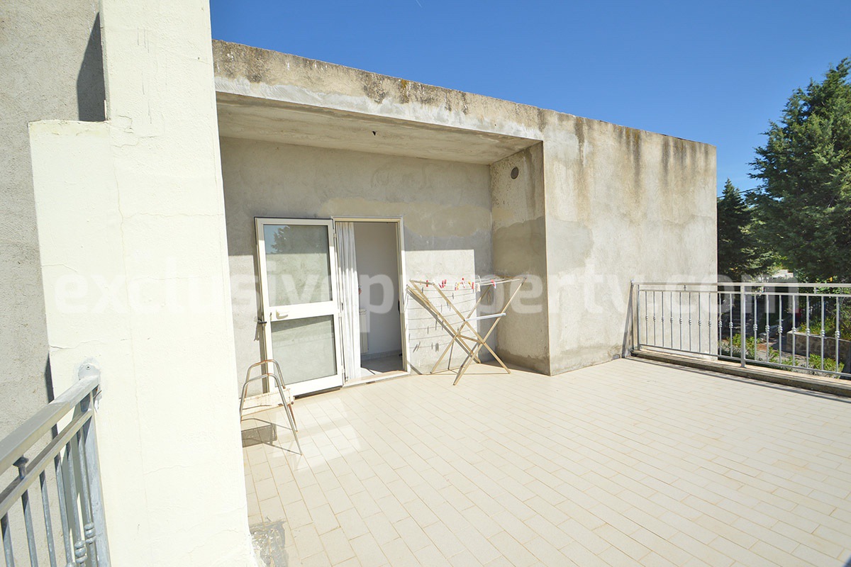 Countryside House with Olive Trees and Terrace for Sale in Guardialfiera - Molise