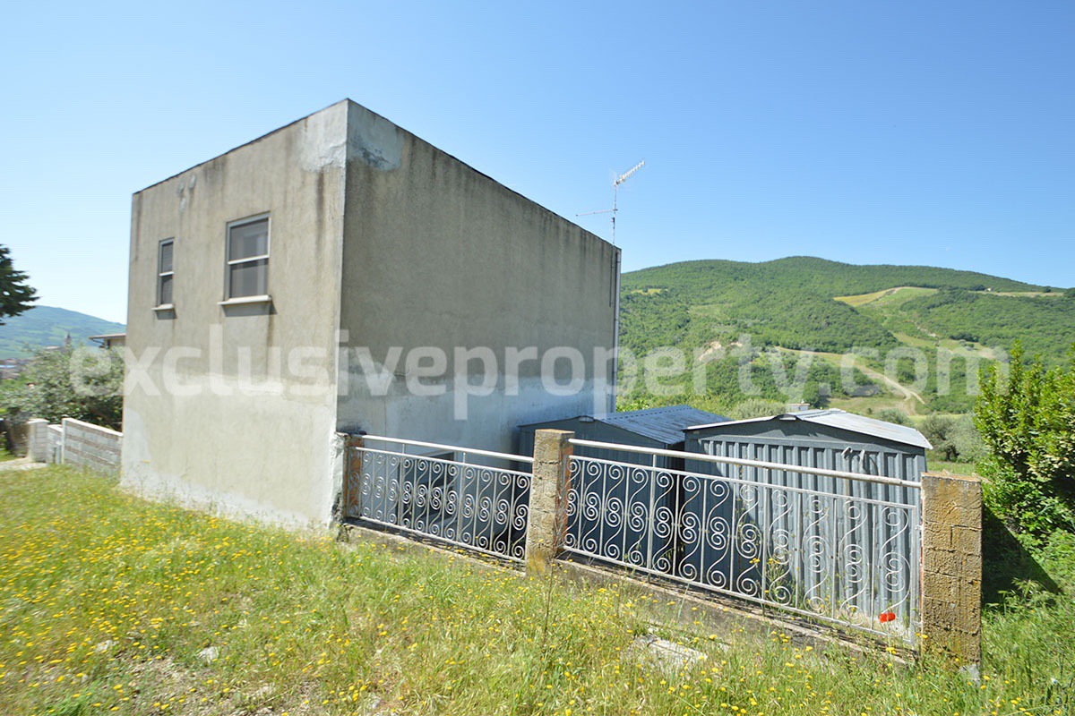 Countryside House with Olive Trees and Terrace for Sale in Guardialfiera - Molise