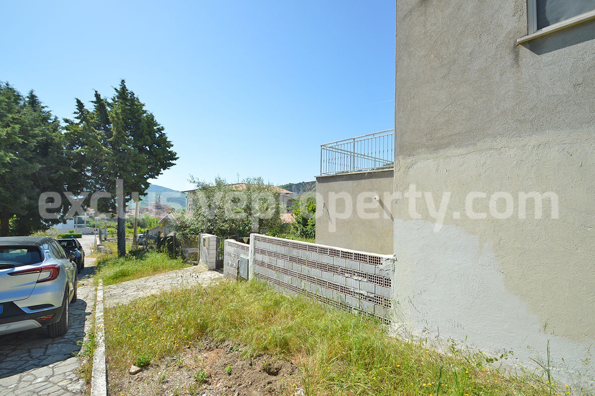 Countryside House with Olive Trees and Terrace for Sale in Guardialfiera - Molise
