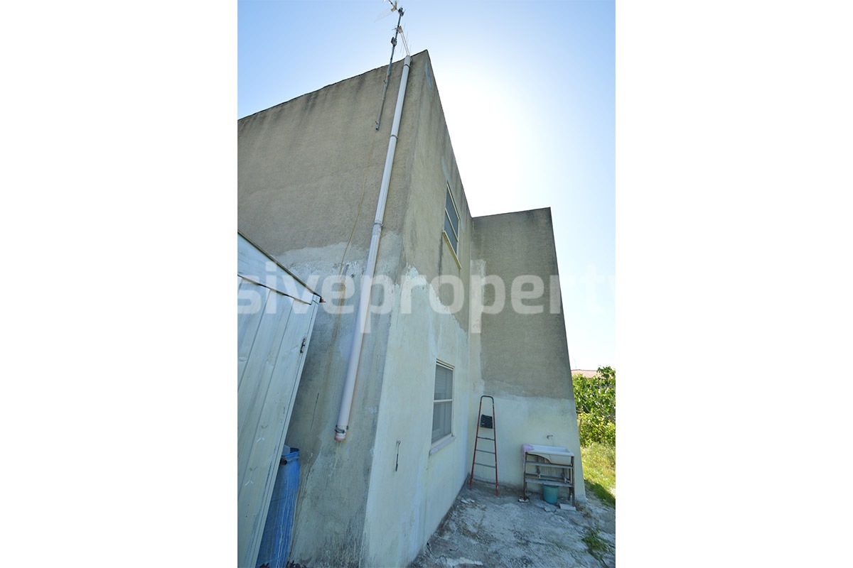 Countryside House with Olive Trees and Terrace for Sale in Guardialfiera - Molise
