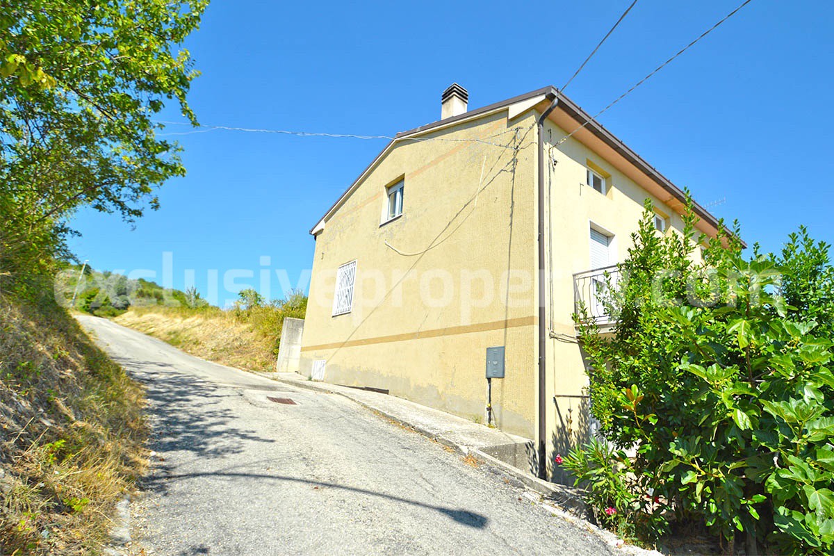 Spacious Habitable Semi-Detached House with Balcony and Hill Views for Sale in Abruzzo - Italy