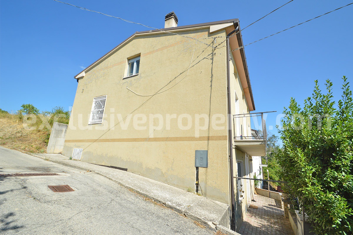 Spacious Habitable Semi-Detached House with Balcony and Hill Views for Sale in Abruzzo - Italy