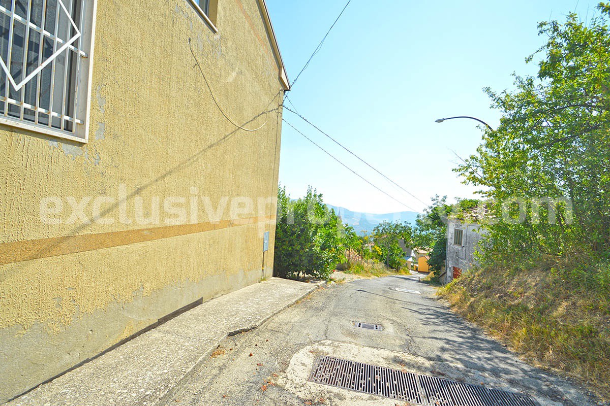 Spacious Habitable Semi-Detached House with Balcony and Hill Views for Sale in Abruzzo - Italy