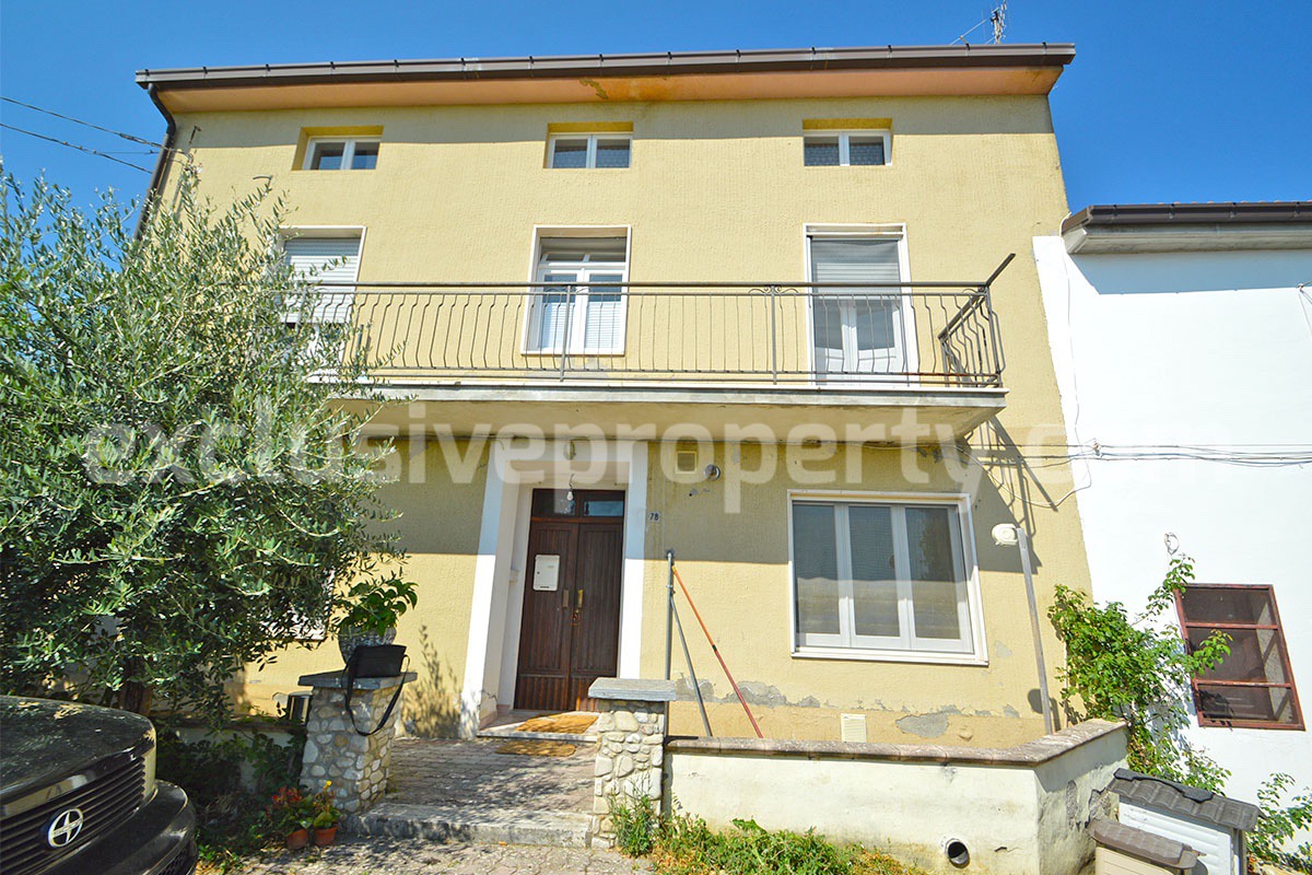 Spacious Habitable Semi-Detached House with Balcony and Hill Views for Sale in Abruzzo - Italy