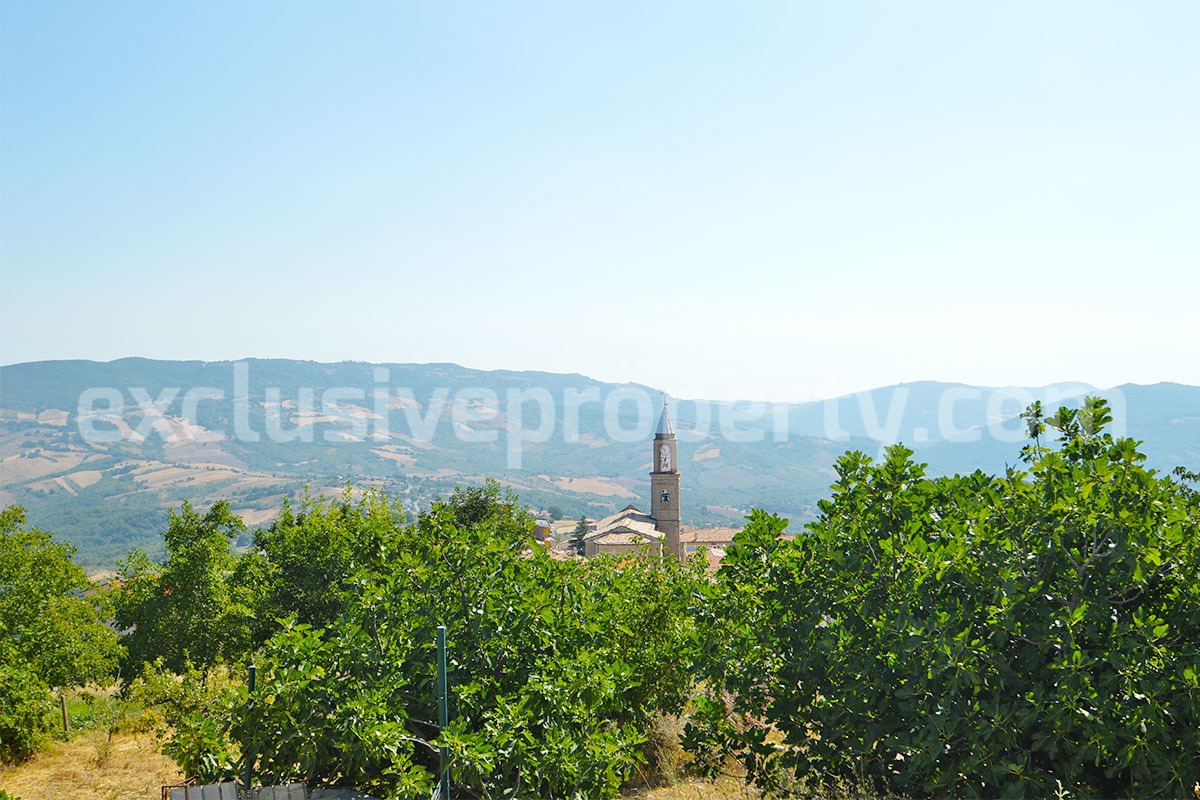 Spacious Habitable Semi-Detached House with Balcony and Hill Views for Sale in Abruzzo - Italy