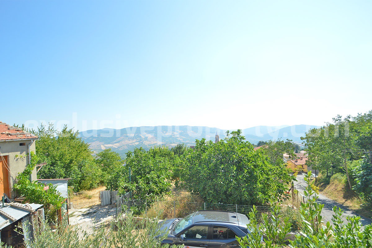 Spacious Habitable Semi-Detached House with Balcony and Hill Views for Sale in Abruzzo - Italy