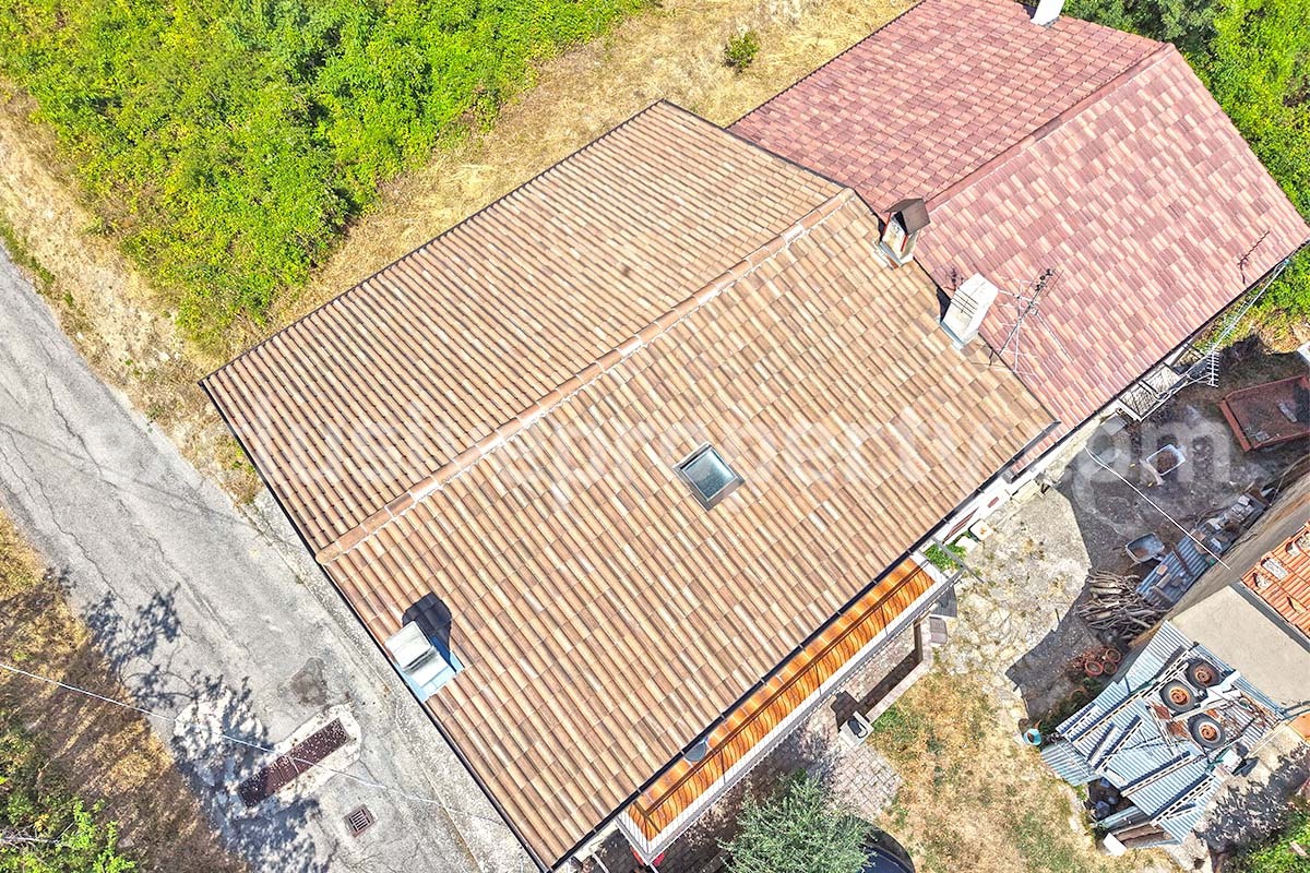 Spacious Habitable Semi-Detached House with Balcony and Hill Views for Sale in Abruzzo - Italy