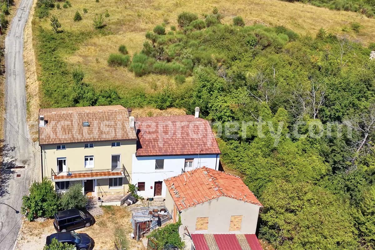 Spacious Habitable Semi-Detached House with Balcony and Hill Views for Sale in Abruzzo - Italy
