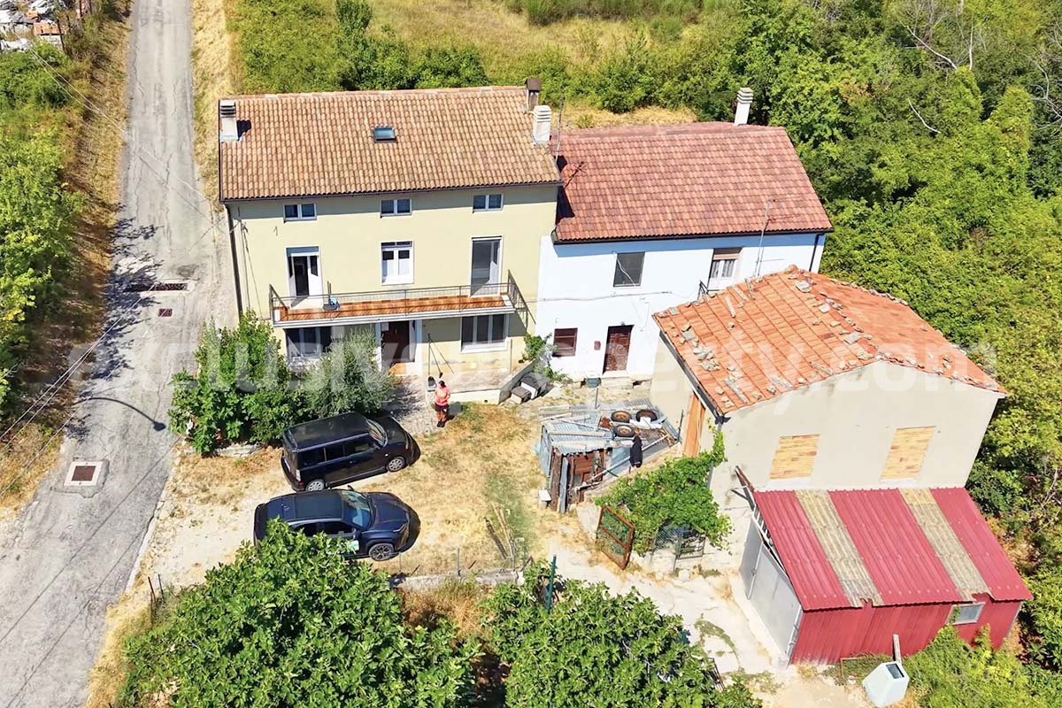 Spacious Habitable Semi-Detached House with Balcony and Hill Views for Sale in Abruzzo - Italy