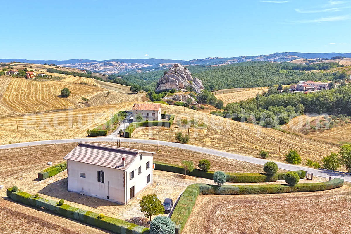 Habitable Country House with Nearly 2 Hectares of Flat Land - Garage and Attic for Sale in Molise - Italy