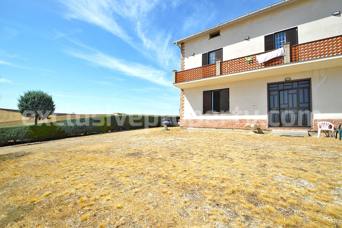 Habitable Country House with Nearly 2 Hectares of Flat Land - Garage and Attic for Sale in Molise - Italy