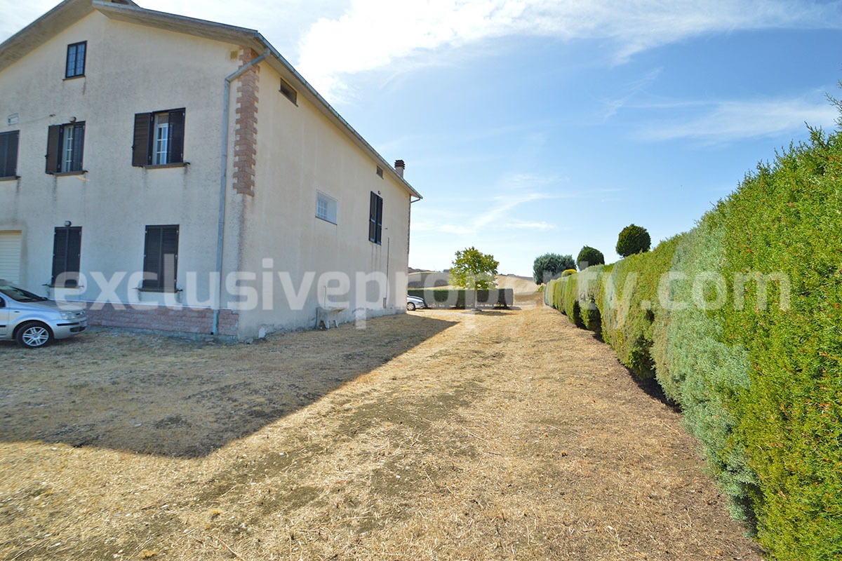 Habitable Country House with Nearly 2 Hectares of Flat Land - Garage and Attic for Sale in Molise - Italy