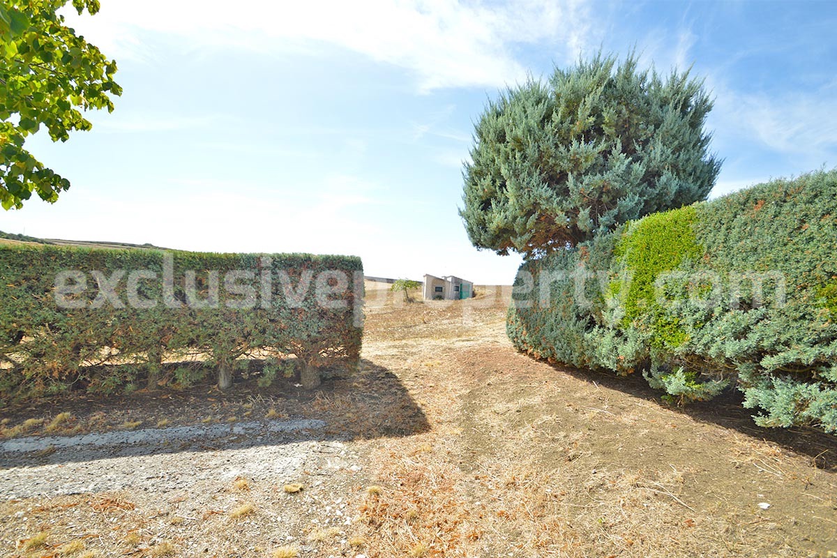 Habitable Country House with Nearly 2 Hectares of Flat Land - Garage and Attic for Sale in Molise - Italy