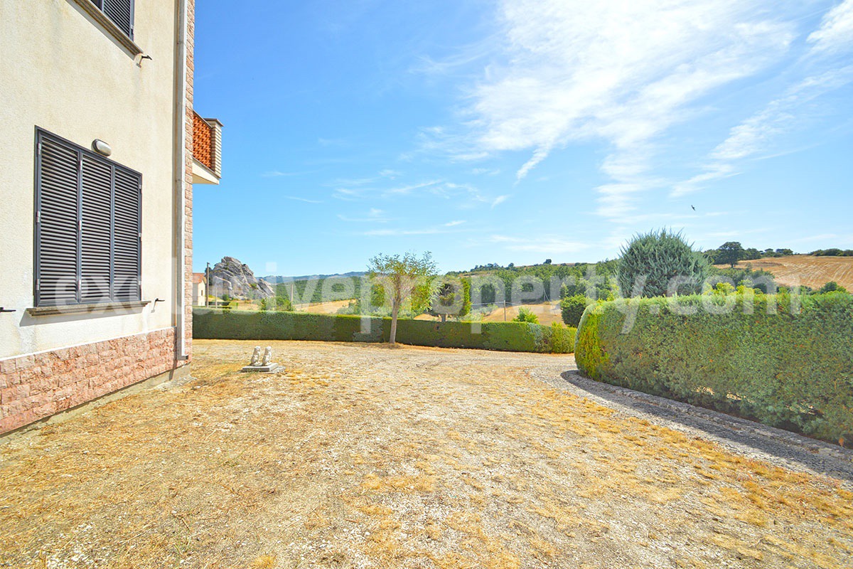 Habitable Country House with Nearly 2 Hectares of Flat Land - Garage and Attic for Sale in Molise - Italy