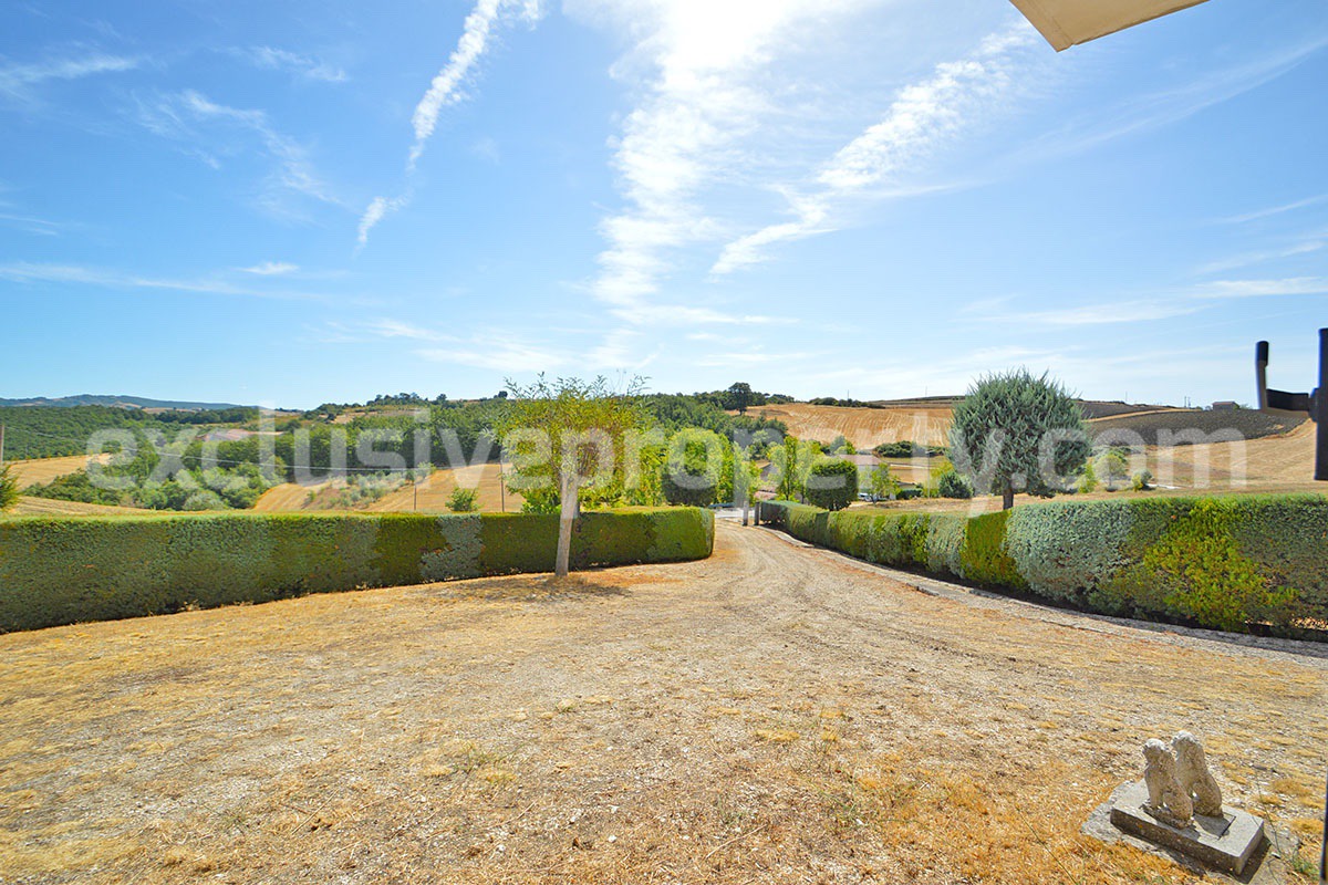 Habitable Country House with Nearly 2 Hectares of Flat Land - Garage and Attic for Sale in Molise - Italy