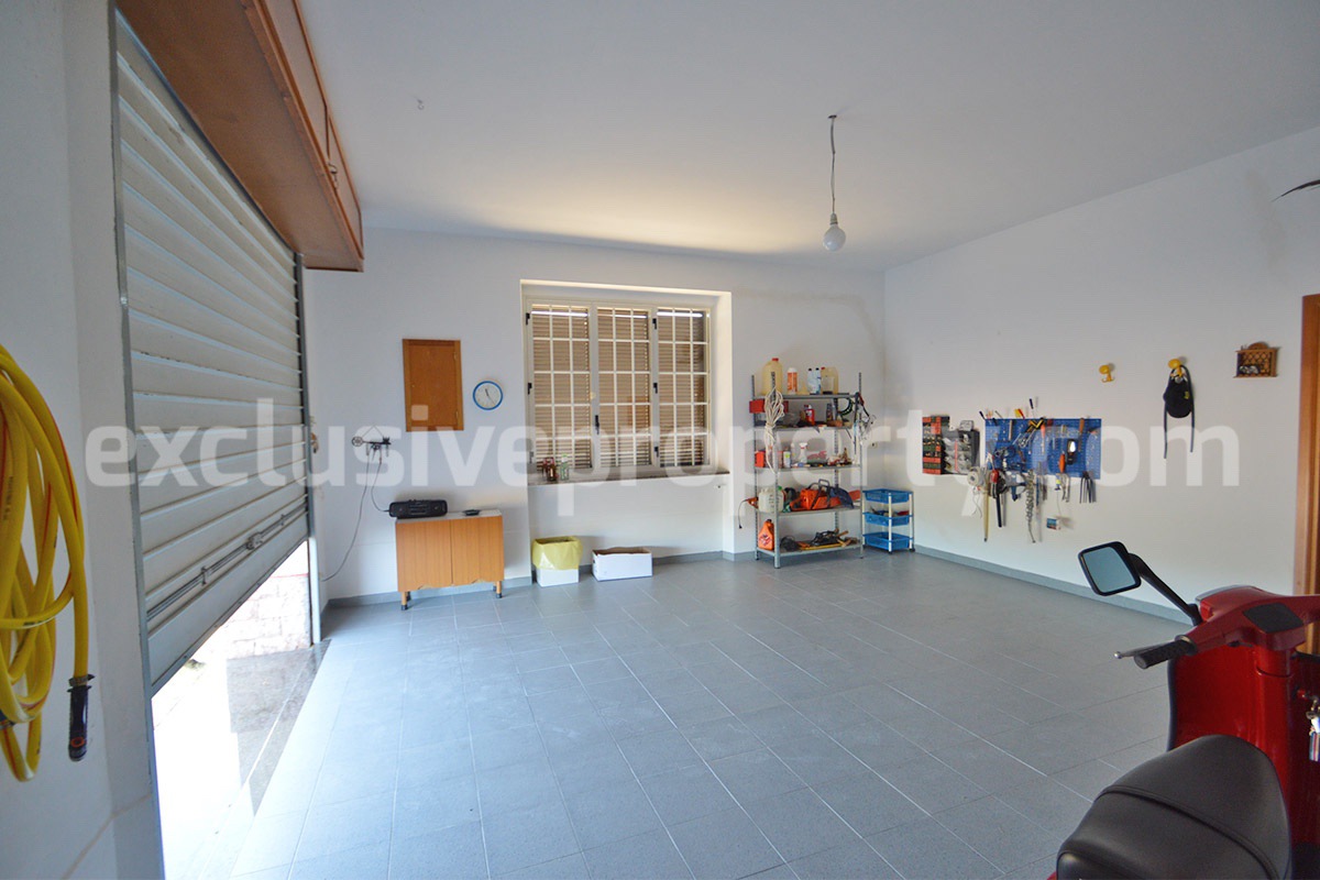 Habitable Country House with Nearly 2 Hectares of Flat Land - Garage and Attic for Sale in Molise - Italy