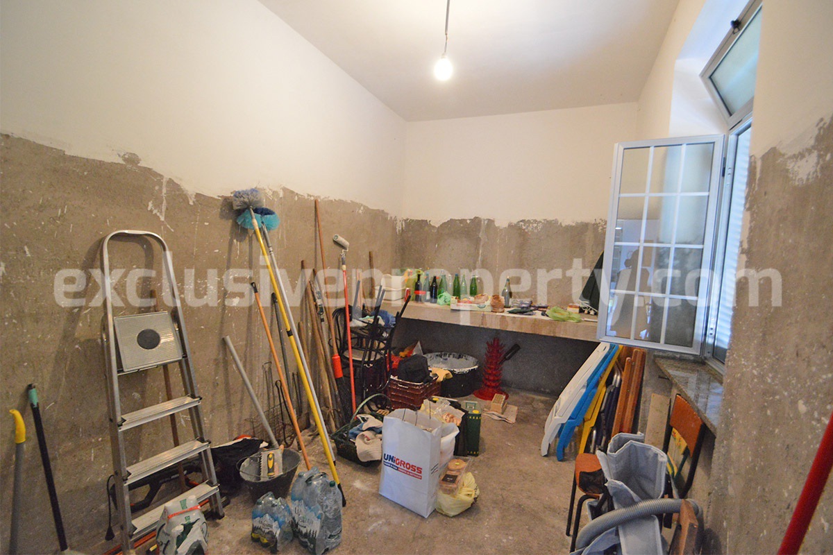 Habitable Country House with Nearly 2 Hectares of Flat Land - Garage and Attic for Sale in Molise - Italy