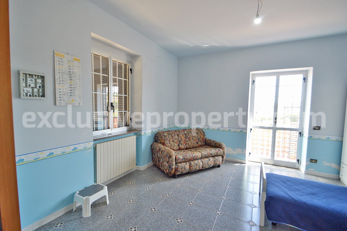 Habitable Country House with Nearly 2 Hectares of Flat Land - Garage and Attic for Sale in Molise - Italy