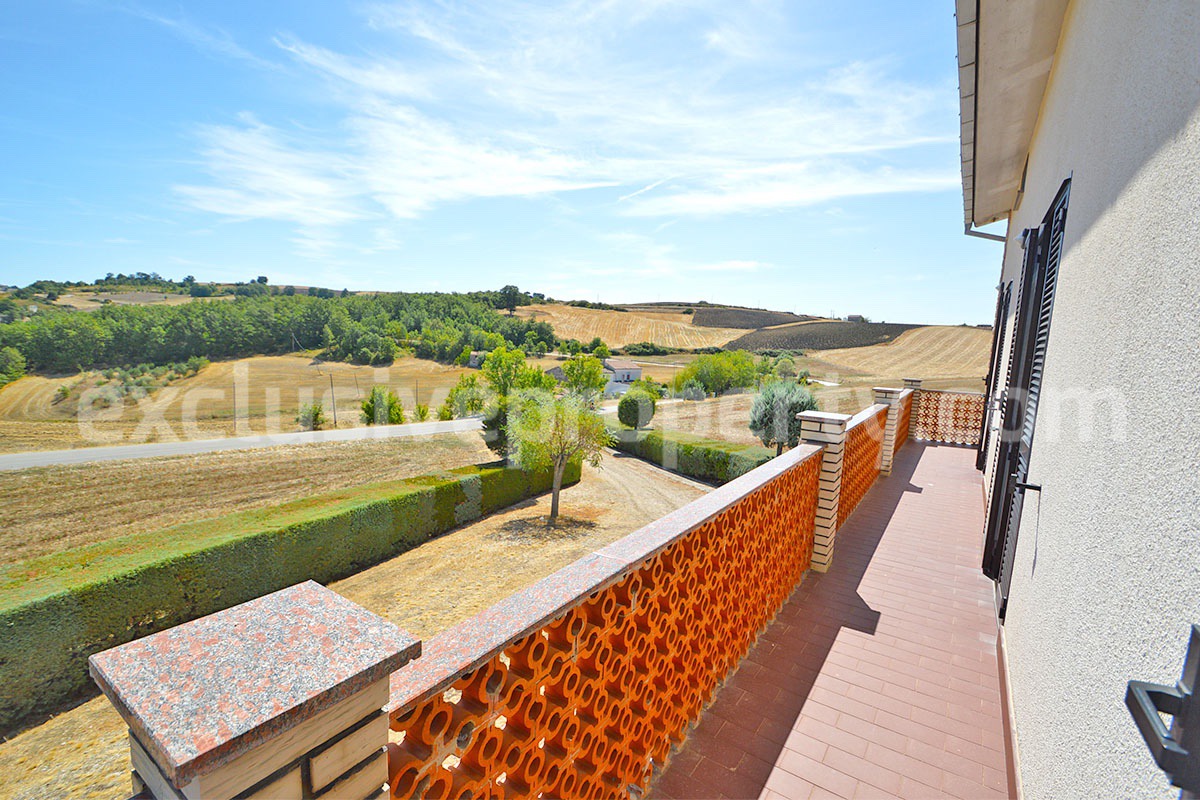 Habitable Country House with Nearly 2 Hectares of Flat Land - Garage and Attic for Sale in Molise - Italy