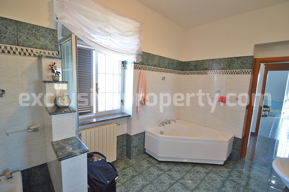 Habitable Country House with Nearly 2 Hectares of Flat Land - Garage and Attic for Sale in Molise - Italy