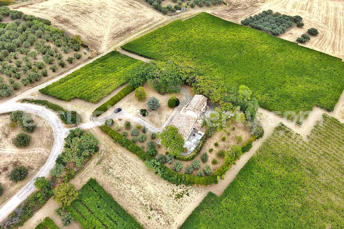 Large Renovated Country House with 5 Bedrooms - 5 Bathrooms - Terrace and Land for Sale in Abruzzo
