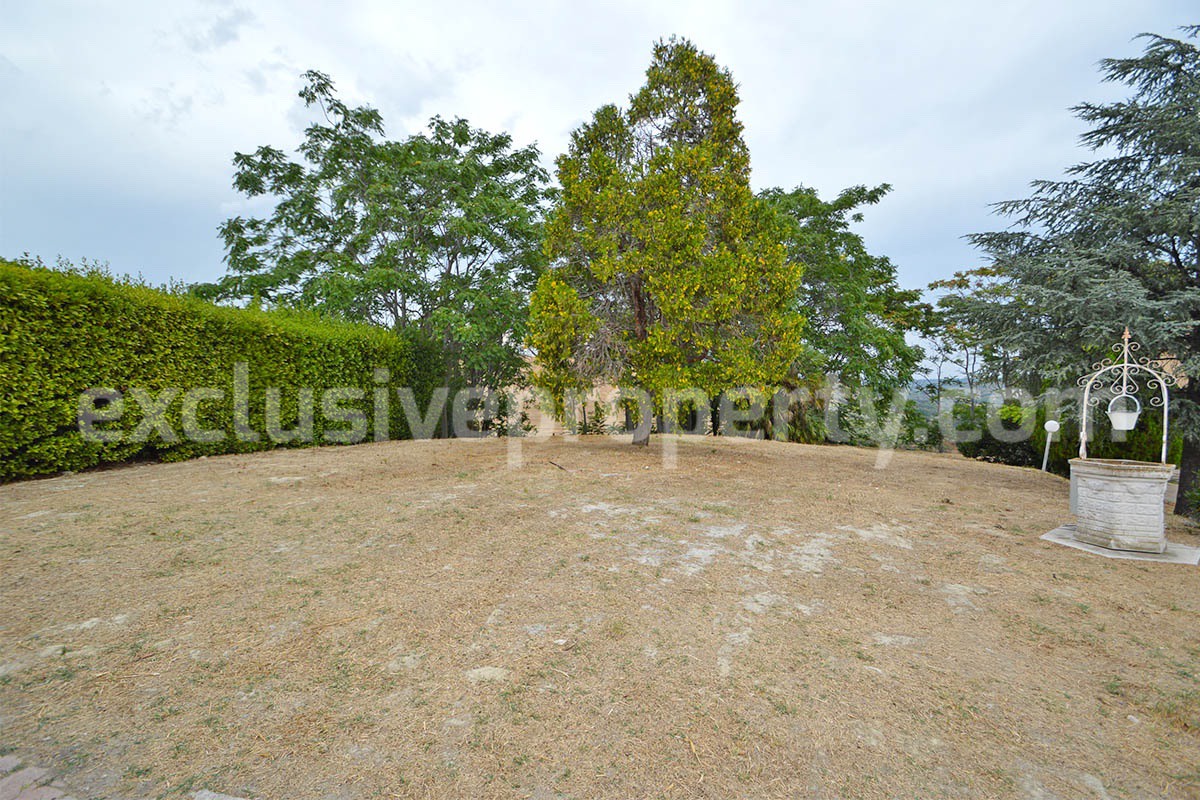 Large Renovated Country House with 5 Bedrooms - 5 Bathrooms - Terrace and Land for Sale in Abruzzo