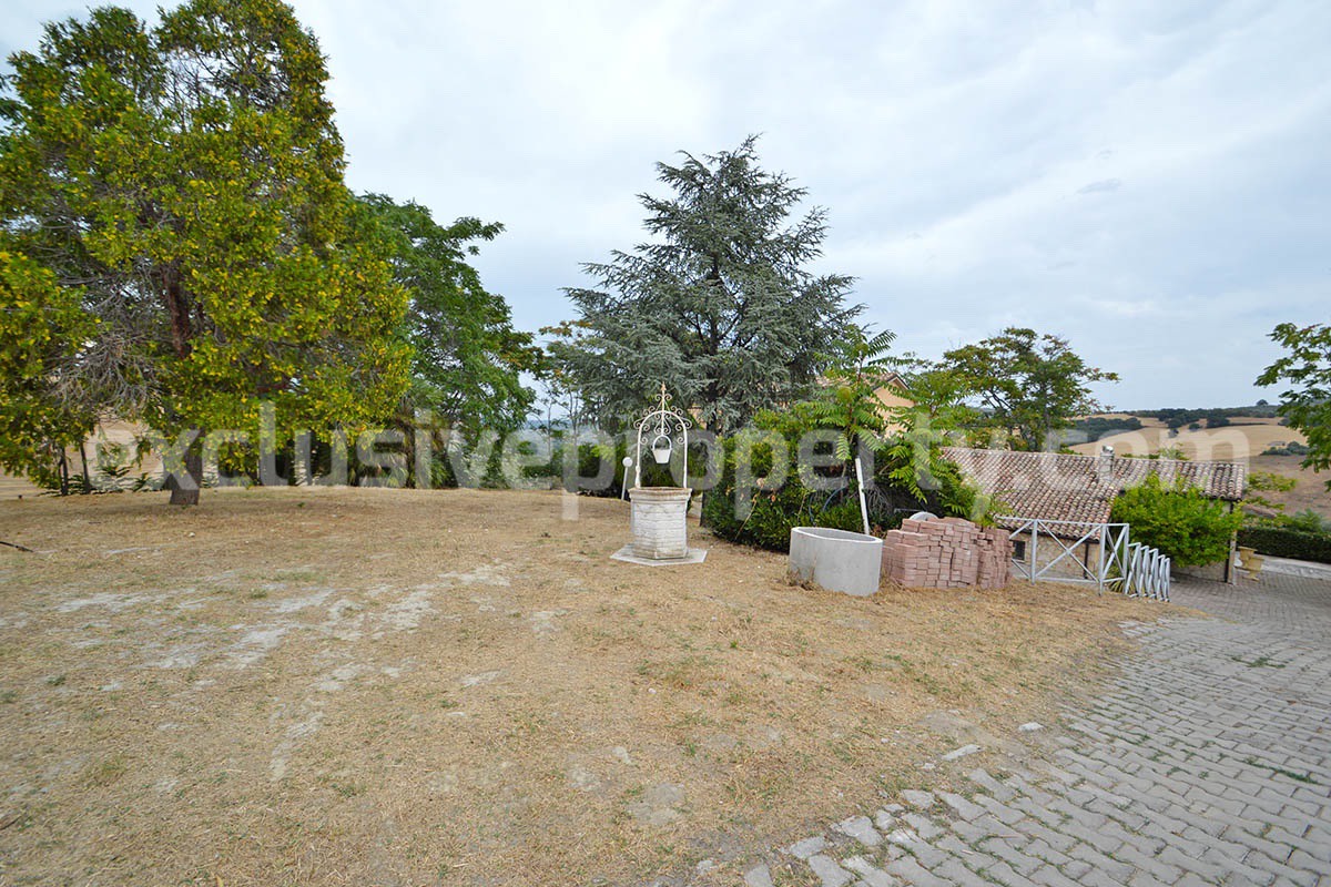 Large Renovated Country House with 5 Bedrooms - 5 Bathrooms - Terrace and Land for Sale in Abruzzo