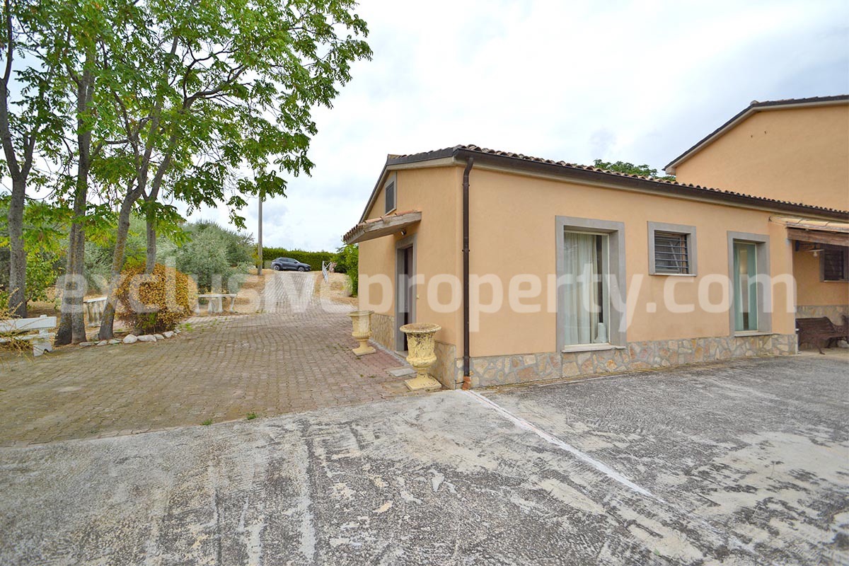 Large Renovated Country House with 5 Bedrooms - 5 Bathrooms - Terrace and Land for Sale in Abruzzo