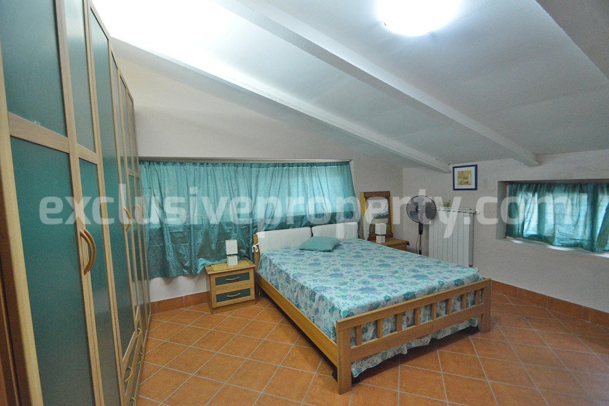 Large Renovated Country House with 5 Bedrooms - 5 Bathrooms - Terrace and Land for Sale in Abruzzo