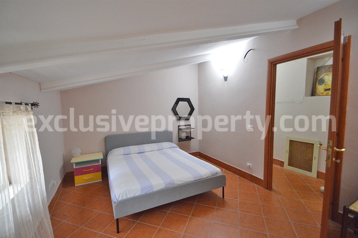 Large Renovated Country House with 5 Bedrooms - 5 Bathrooms - Terrace and Land for Sale in Abruzzo