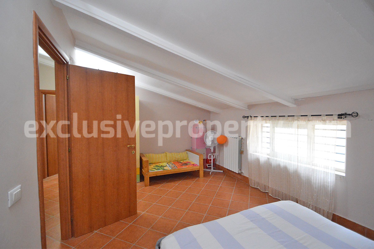 Large Renovated Country House with 5 Bedrooms - 5 Bathrooms - Terrace and Land for Sale in Abruzzo