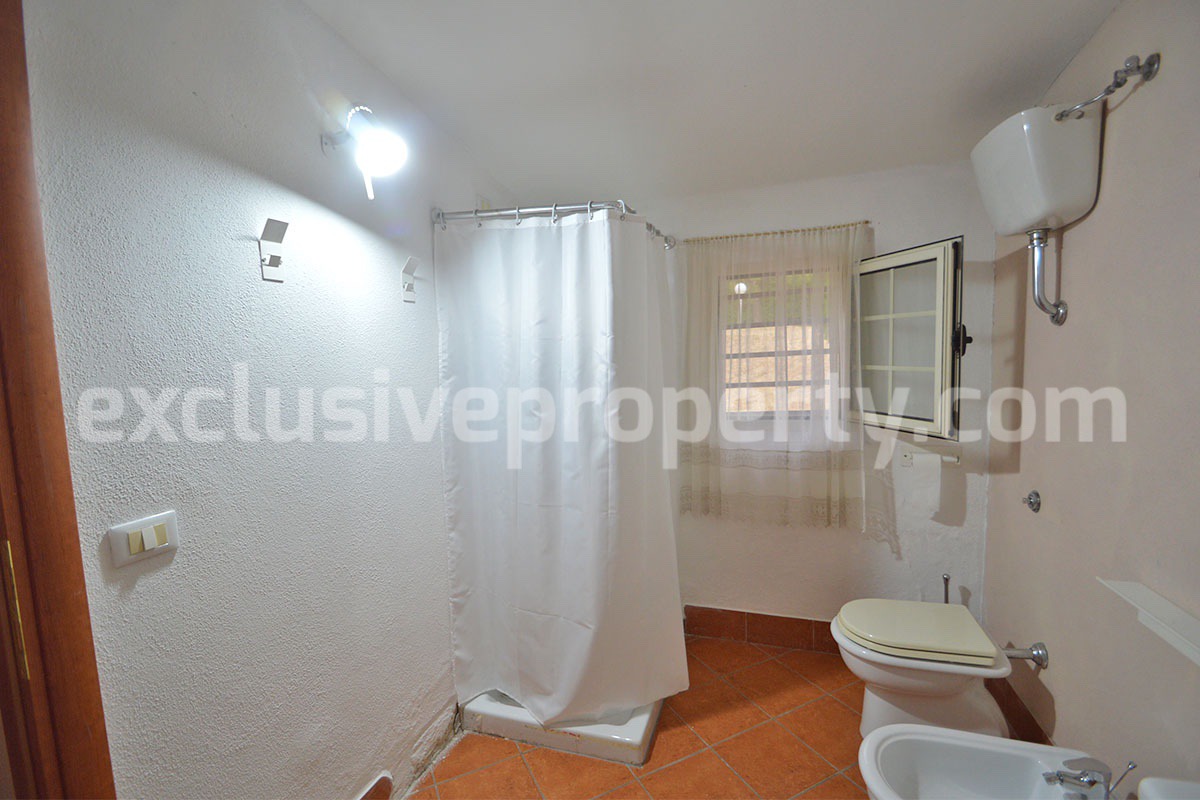 Large Renovated Country House with 5 Bedrooms - 5 Bathrooms - Terrace and Land for Sale in Abruzzo