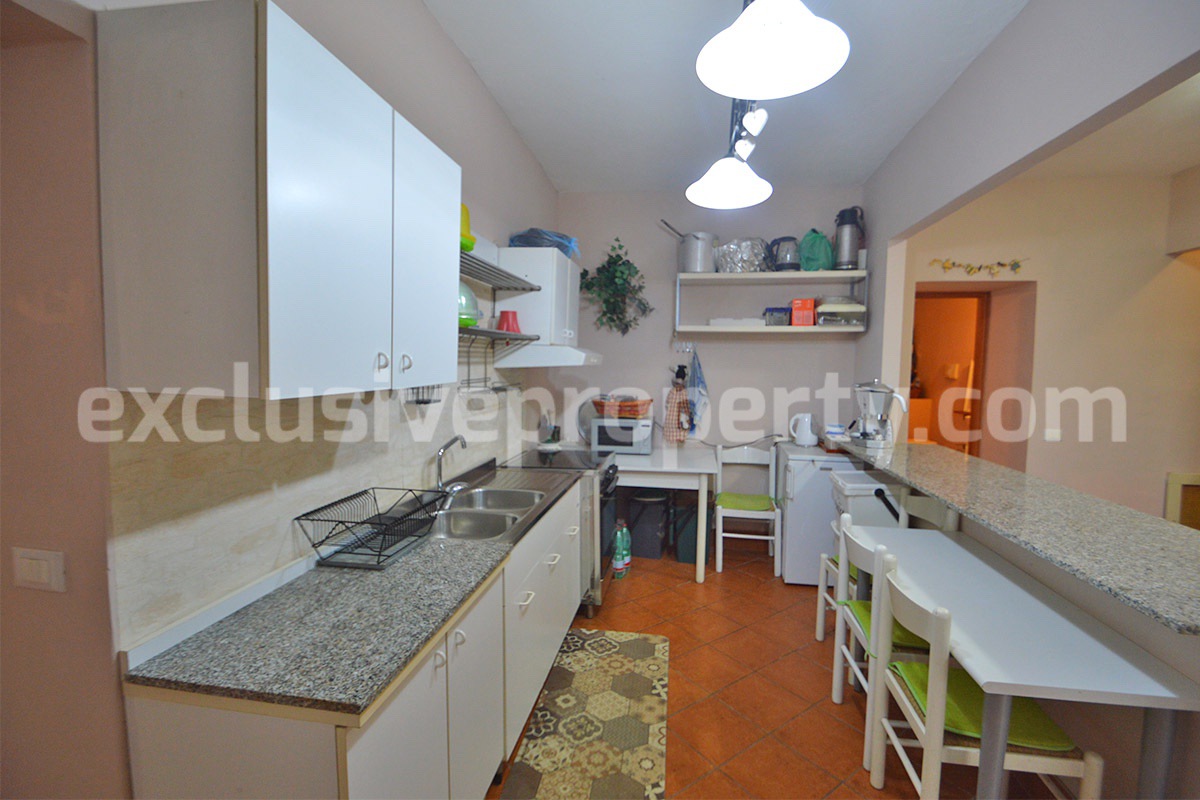 Large Renovated Country House with 5 Bedrooms - 5 Bathrooms - Terrace and Land for Sale in Abruzzo