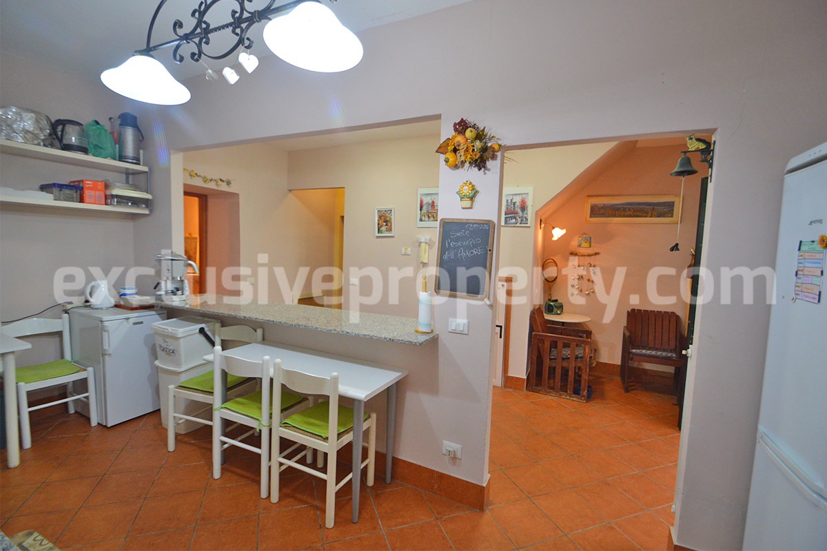 Large Renovated Country House with 5 Bedrooms - 5 Bathrooms - Terrace and Land for Sale in Abruzzo