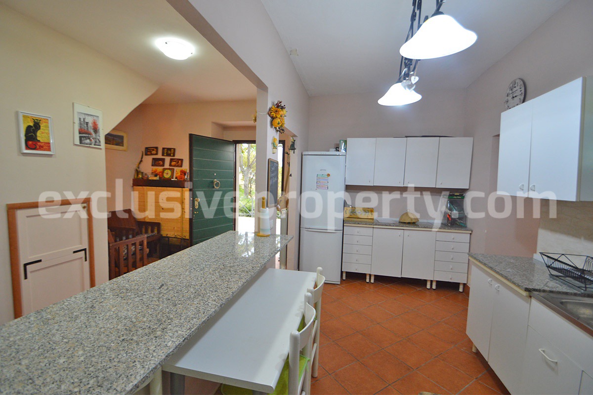 Large Renovated Country House with 5 Bedrooms - 5 Bathrooms - Terrace and Land for Sale in Abruzzo