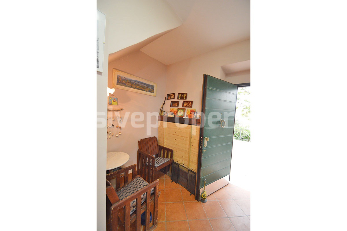 Large Renovated Country House with 5 Bedrooms - 5 Bathrooms - Terrace and Land for Sale in Abruzzo