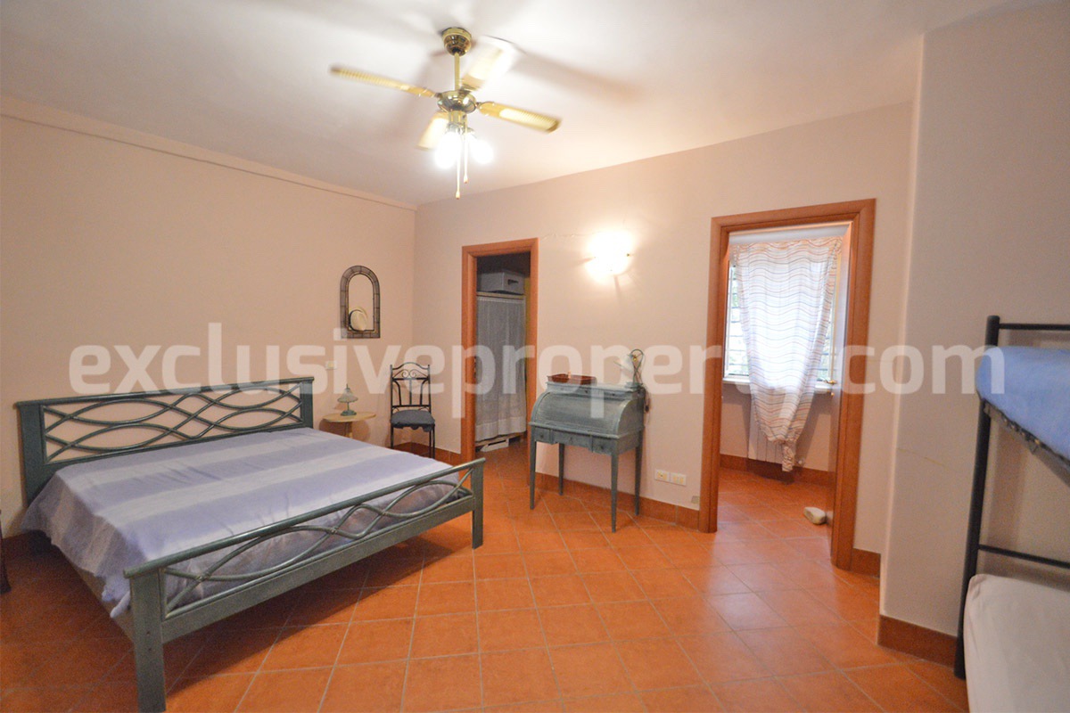 Large Renovated Country House with 5 Bedrooms - 5 Bathrooms - Terrace and Land for Sale in Abruzzo