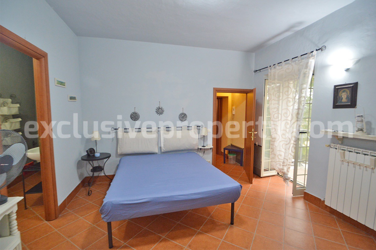 Large Renovated Country House with 5 Bedrooms - 5 Bathrooms - Terrace and Land for Sale in Abruzzo