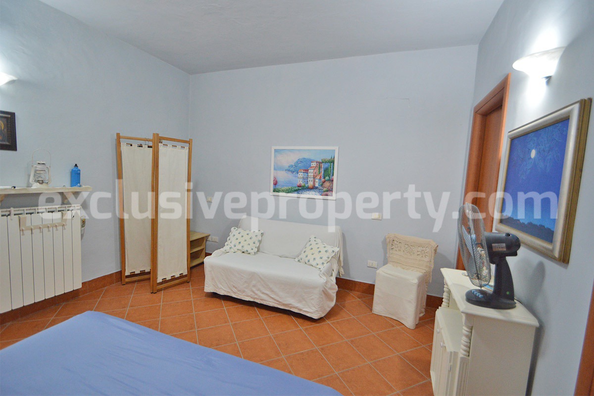 Large Renovated Country House with 5 Bedrooms - 5 Bathrooms - Terrace and Land for Sale in Abruzzo