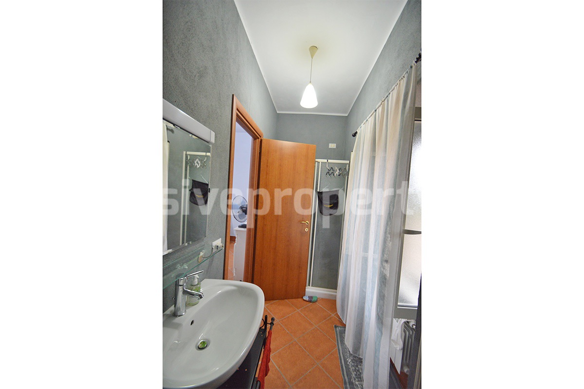 Large Renovated Country House with 5 Bedrooms - 5 Bathrooms - Terrace and Land for Sale in Abruzzo