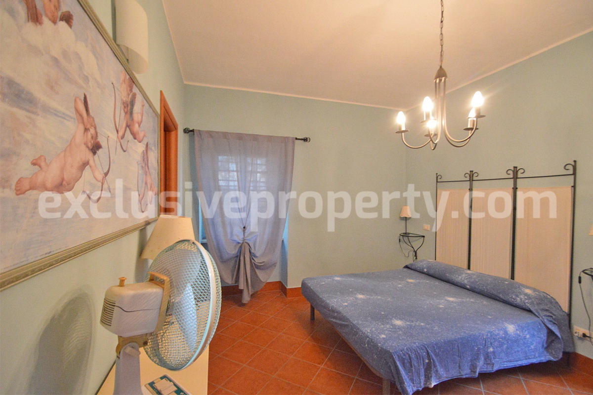 Large Renovated Country House with 5 Bedrooms - 5 Bathrooms - Terrace and Land for Sale in Abruzzo