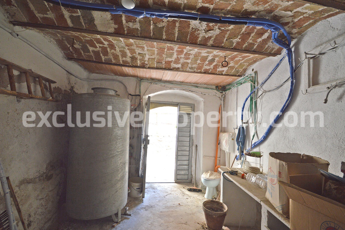 Property in good condition with antique floors for sale in Italy - Molise