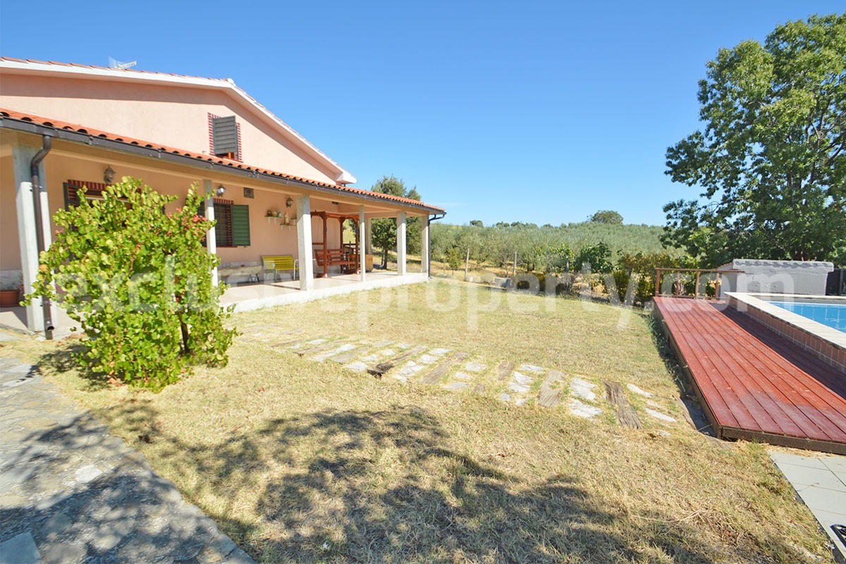 Country House with Pool and Olive Grove for Sale in Palata - Molise - Italy - Near Termoli