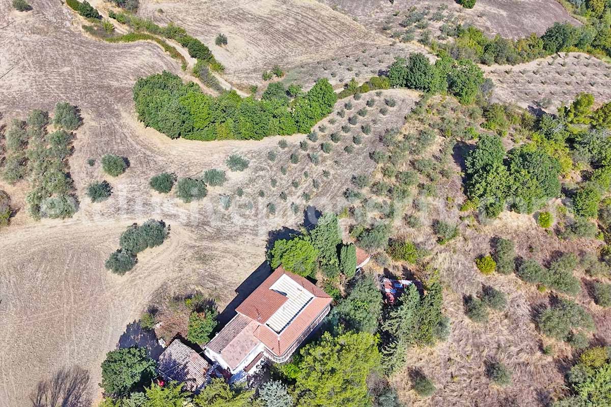 Country House with Olive Grove - Garage and Panoramic Terrace for Sale in Trivento - Molise - Italy