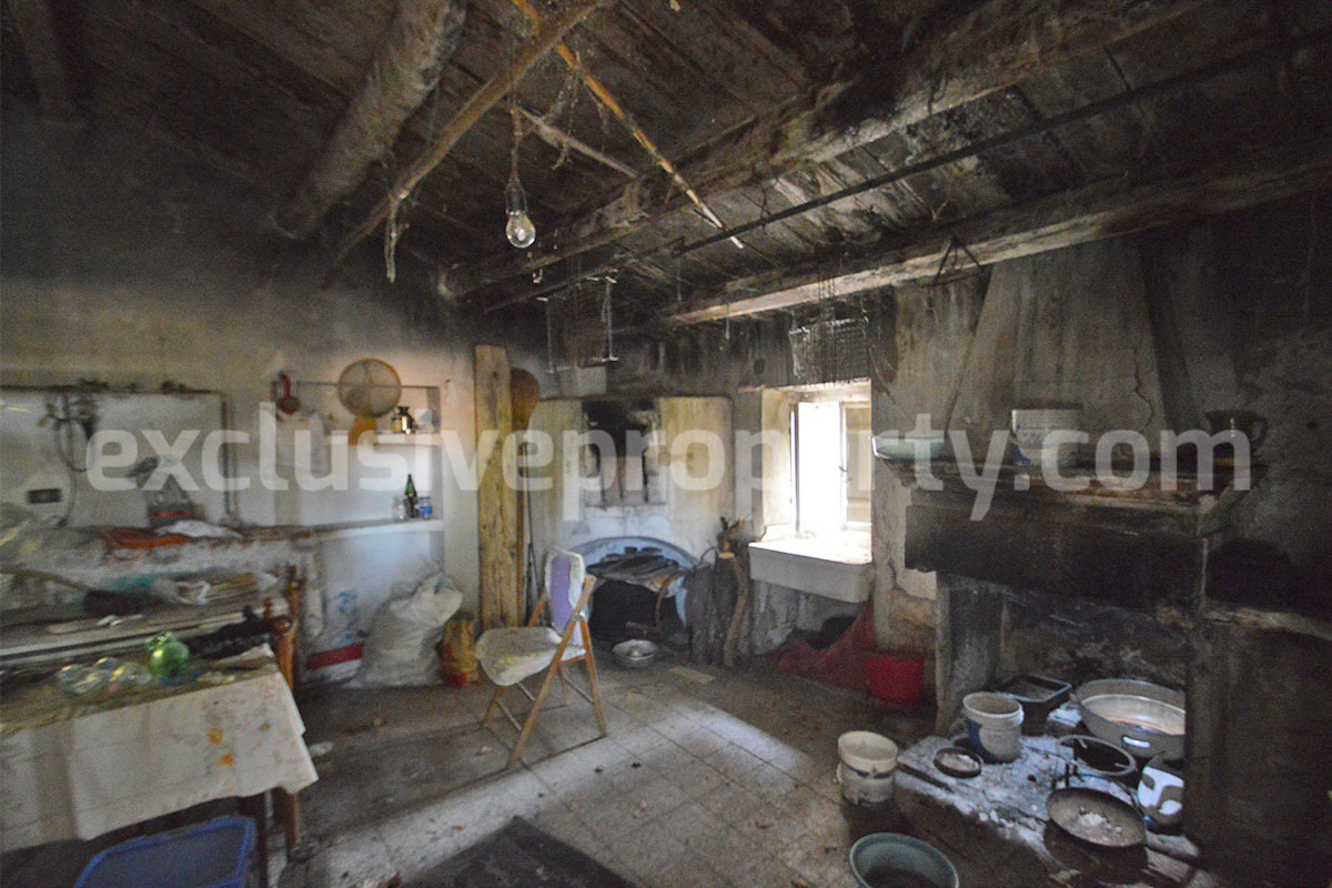 Country House with Olive Grove - Garage and Panoramic Terrace for Sale in Trivento - Molise - Italy